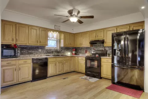 310 S Apache Rd, Clinton, TN 37716 photo 8