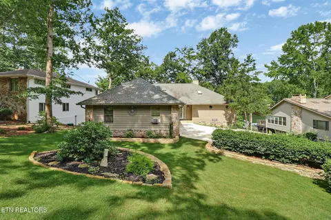 171 Meadowview Dr, Crossville, TN 38558