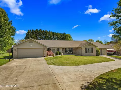 513 John Ellis Dr, Kodak, TN 37764