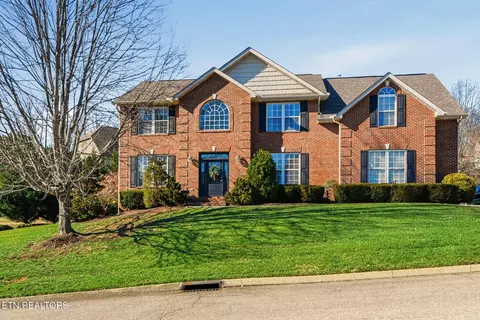 8305 Harbor Cove Dr, Knoxville, TN 37938