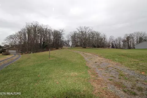 132 Walton Way, Maryville, TN 37801