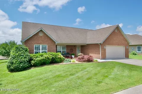 2727 Barsha Fields Ln, Maryville, TN 37804