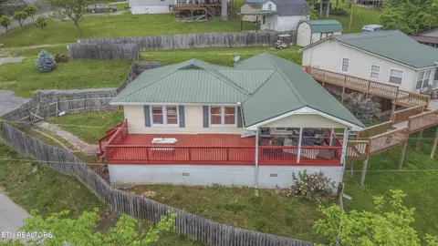564 Flat Hollow Marina Rd, Speedwell, TN 37870