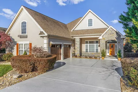 241 Goldcrest Dr, Vonore, TN 37885
