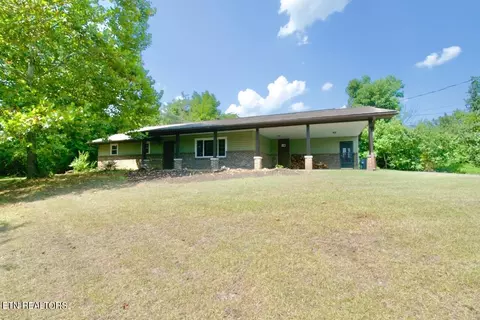 623 Hilltop Cir, Sevierville, TN 37876