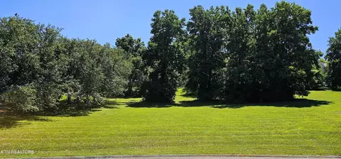 3207 Autumn Ln, Kodak, TN 37764