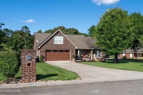 2941 Silver Brook Ln, Maryville, TN 37803