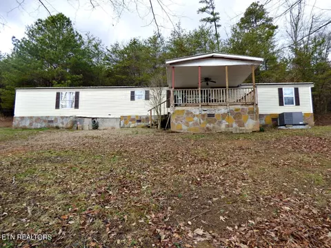 1040 Highway 25-70 W, Dandridge, TN 37725