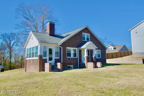 411 Keeble St, Maryville, TN 37804