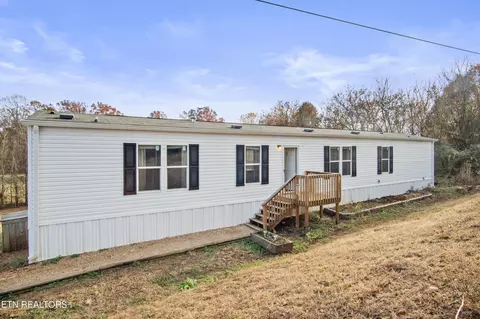827 Trigonia Rd, Maryville, TN 37801