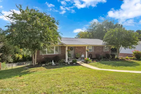 3657 N Fountaincrest Dr, Knoxville, TN 37918