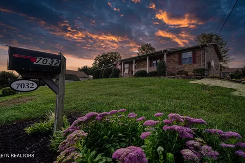 7032 S Crest Ave, Talbott, TN 37877 photo 1