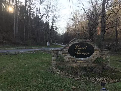 424 Mountain John Loop, Townsend, TN 37882 photo 11