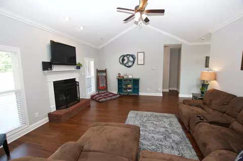 1564 Caleb Tr, Greenback, TN 37742 photo 4