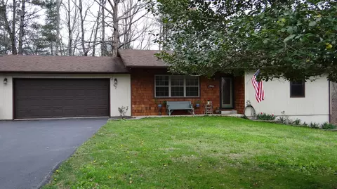 892 Sand Cut Rd, Oneida, TN 37841 photo 2