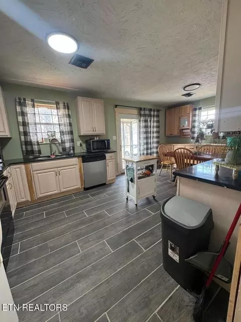 625 Old Poplar Ridge Rd, Talbott, TN 37877 photo 6