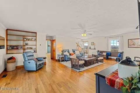 Living - 6130 James Cline Rd, Talbott, TN 37877 photo 2 of 2