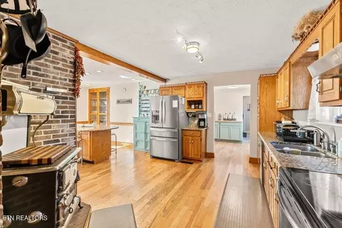 Kitchen - 6130 James Cline Rd, Talbott, TN 37877 photo 1 of 3