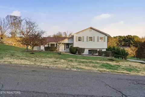 2085 Seven Oaks Dr, Morristown, TN 37814
