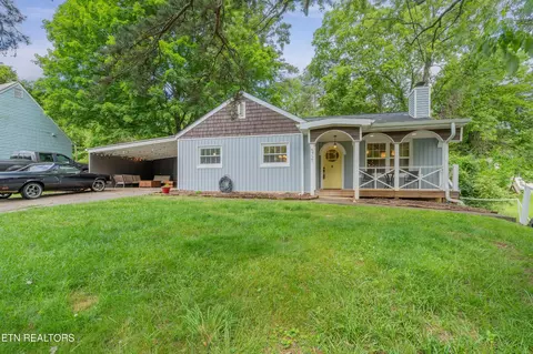 5721 Oak Rd, Knoxville, TN 37918