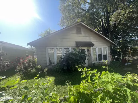 3508 NW Reagan Ave, Knoxville, TN 37919