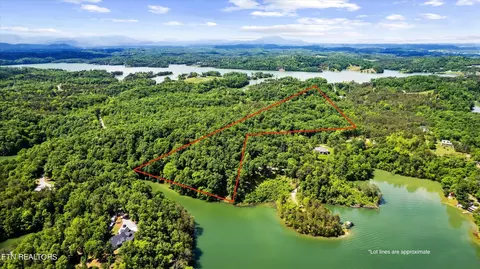 1741 Gator Point Rd, Sevierville, TN 37876