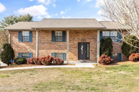 3021 W Hills Dr, Maryville, TN 37803