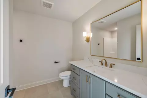 Bath - 5548 Sinclair St, Murfreesboro, TN 37127 photo 6 of 7