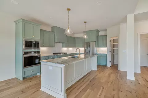 Kitchen - 5548 Sinclair St, Murfreesboro, TN 37127 photo 3 of 4