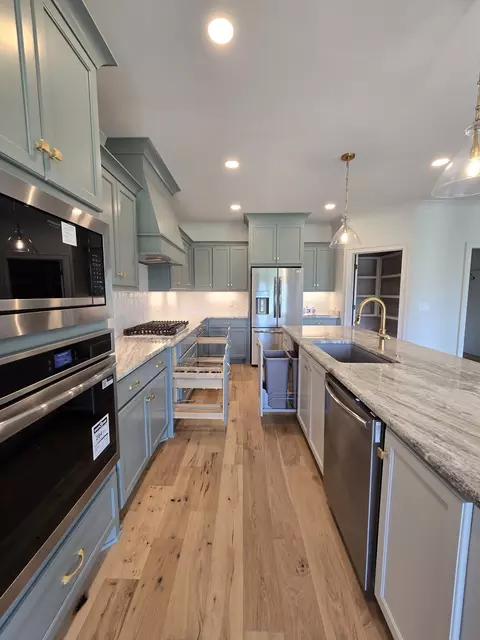 Kitchen - 5548 Sinclair St, Murfreesboro, TN 37127 photo 5 of 6