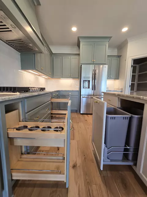 Kitchen - 5548 Sinclair St, Murfreesboro, TN 37127 photo 6 of 6