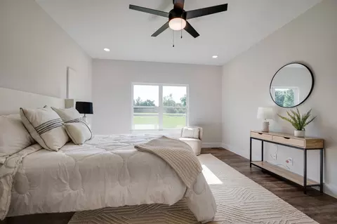 Bedroom - 831 Wells Rd, Dickson, TN 37055 photo 2 of 7