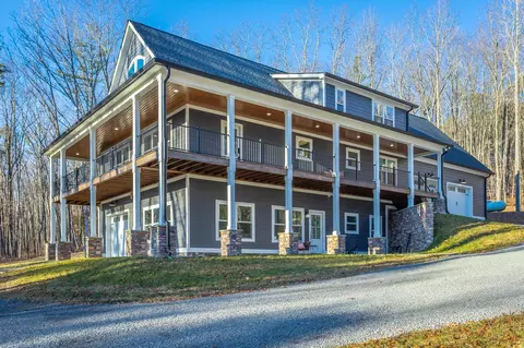 823 Brier Branch Rd, Graysville, TN 37338