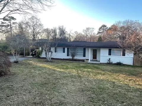 5715 Hillcrest Dr, Harrison, TN 37341