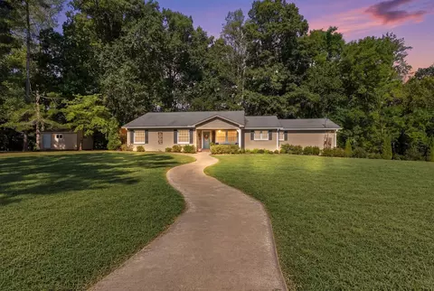 706 Westwood Dr, Mcminnville, TN 37110
