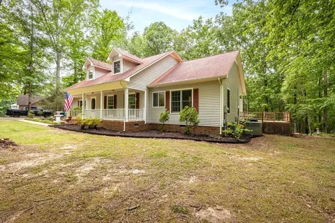 979 Paige Dr, Lawrenceburg, TN 38464