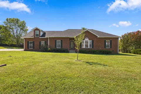 1726 Hollow Oak Dr, Lebanon, TN 37087