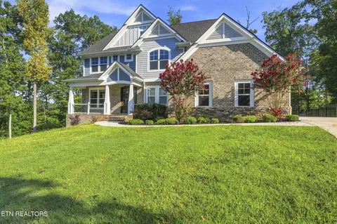295 Wedgewood Dr, Lenoir City, TN 37772