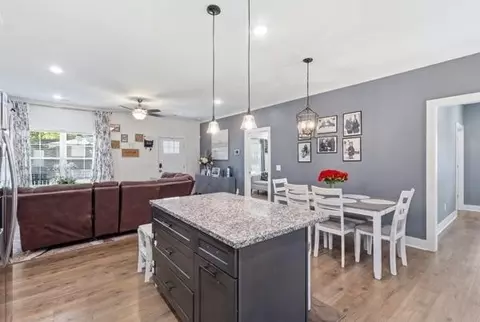 Entry Way - 208 15th Ave E, Springfield, TN 37172 photo 5 of 5
