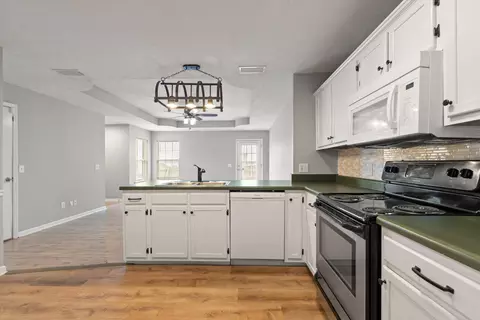 Kitchen - 528 Freedom Ct, Murfreesboro, TN 37129 photo 3 of 3