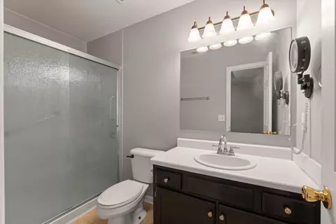 Bath - 528 Freedom Ct, Murfreesboro, TN 37129 photo 5 of 5