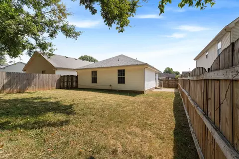 Exterior - 528 Freedom Ct, Murfreesboro, TN 37129 photo 9 of 10