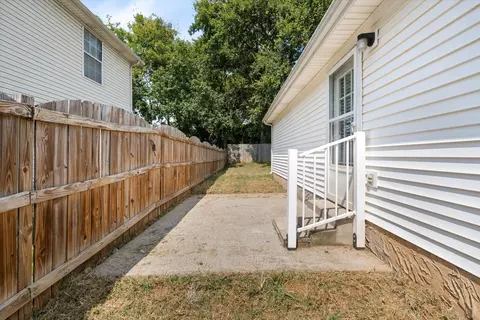 Exterior - 528 Freedom Ct, Murfreesboro, TN 37129 photo 5 of 10