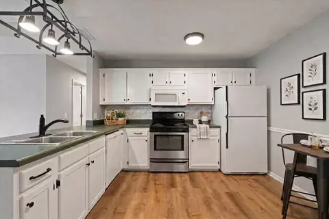 Kitchen - 528 Freedom Ct, Murfreesboro, TN 37129 photo 1 of 3
