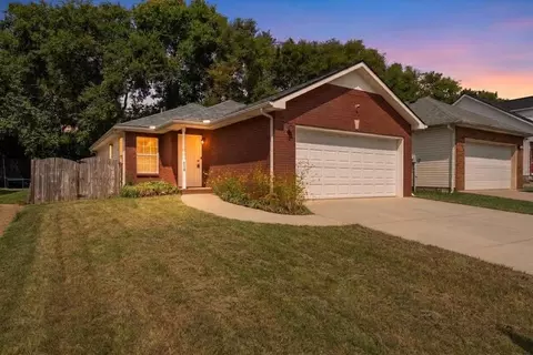 Exterior - 528 Freedom Ct, Murfreesboro, TN 37129 photo 1 of 10