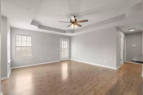 Living - 528 Freedom Ct, Murfreesboro, TN 37129 photo 6 of 6