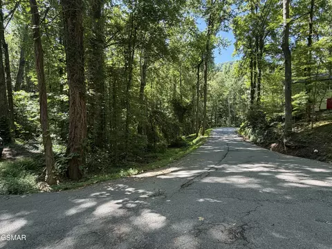 3 Low Gap Rd, Gatlinburg, TN 37738