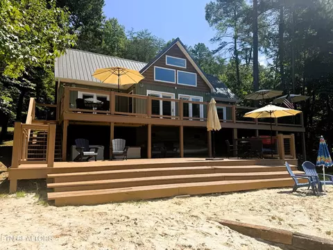 661 Laurel Lake Cir, Madisonville, TN 37354