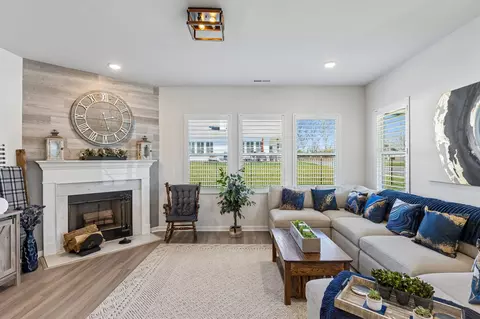Living - 2925 Eckersley Dr, Murfreesboro, TN 37128 photo 1 of 3