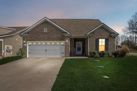 Exterior - 2925 Eckersley Dr, Murfreesboro, TN 37128 photo 2 of 7
